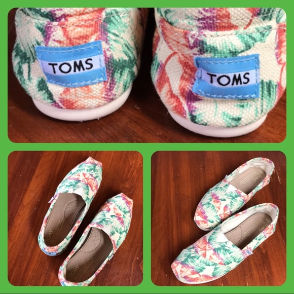 Toms Other - Toms like new canvas flats show virtually no wear